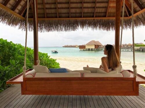 Best Honeymoon Resorts in Maldives 2024